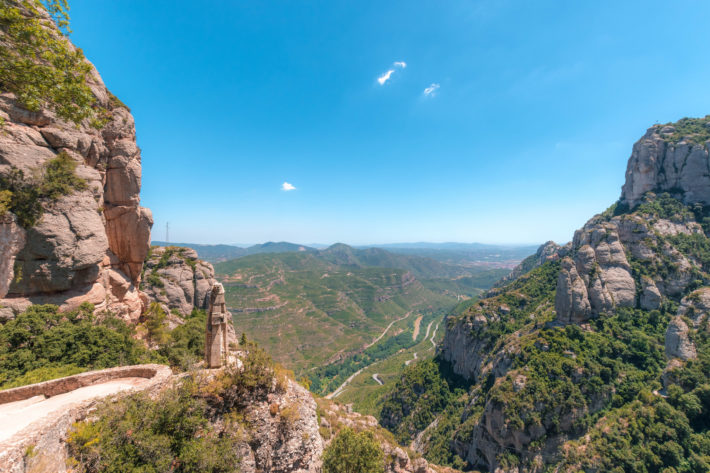 Montserrat by andresumida flickr e1539184044627 The Famous Peak   Montserrat
