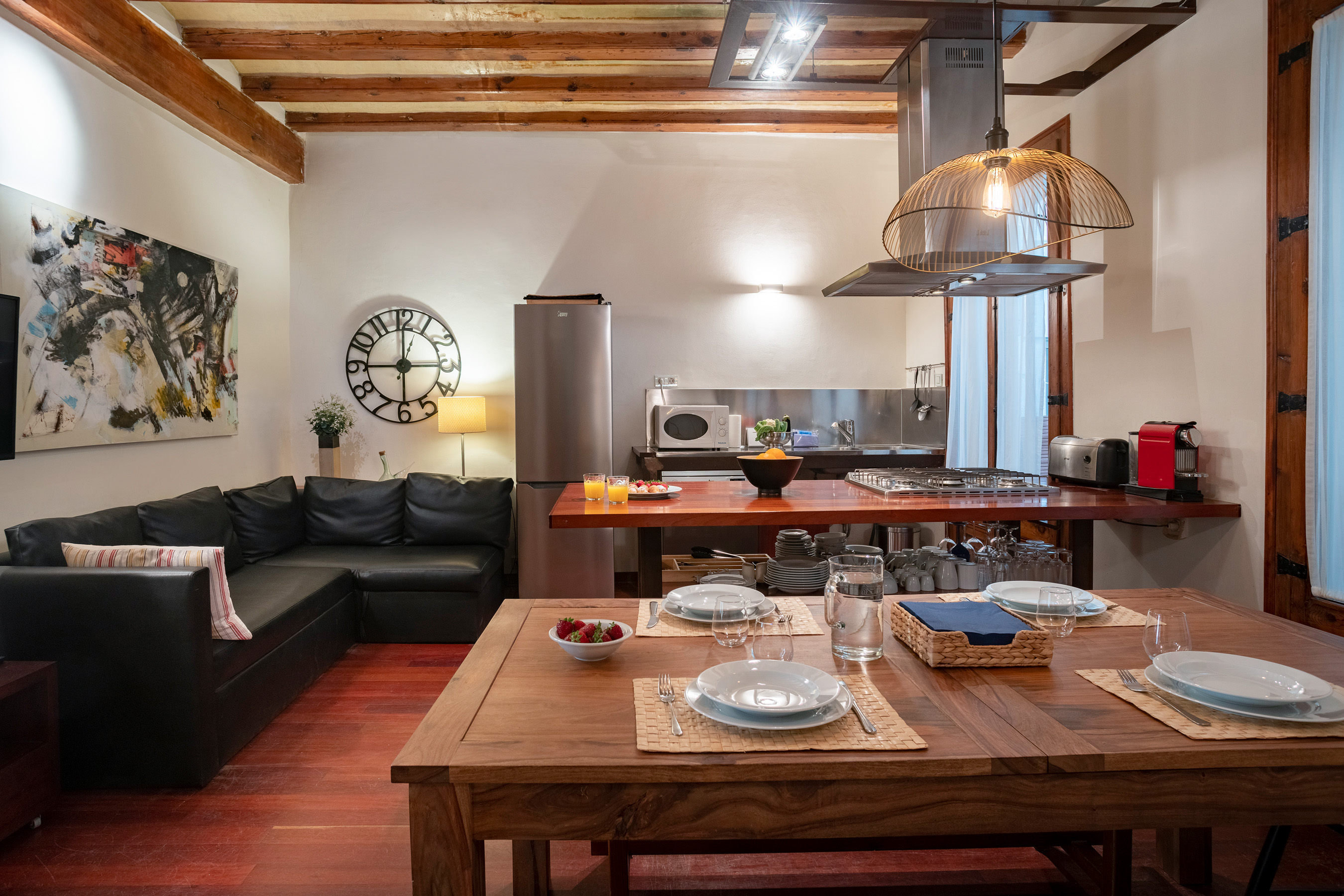 RAURIC 6 1┬║ 20 Featured Apartment of the Month – Ferran Apartment